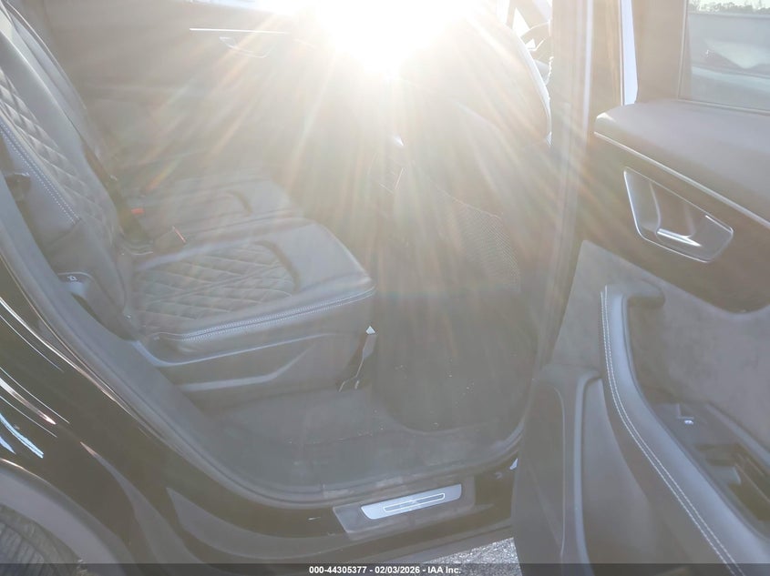 2021 AUDI SQ7 4.0L V-8 DI, DOHC, V(VIN: WA1AWBF76MD016652