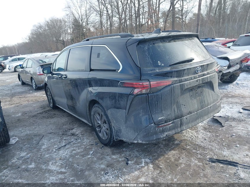 2021 Toyota Sienna Xle