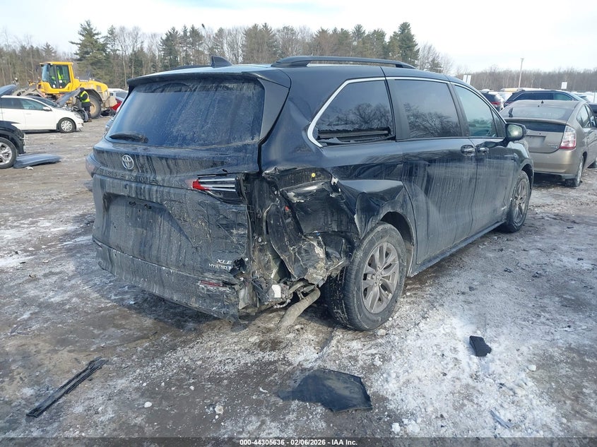 2021 Toyota Sienna Xle