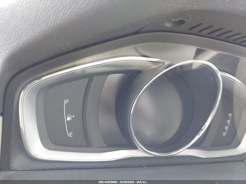 2016 Volvo Xc70 T5 Platinum VIN: YV4612NM1G1268457 Lot: 44305660