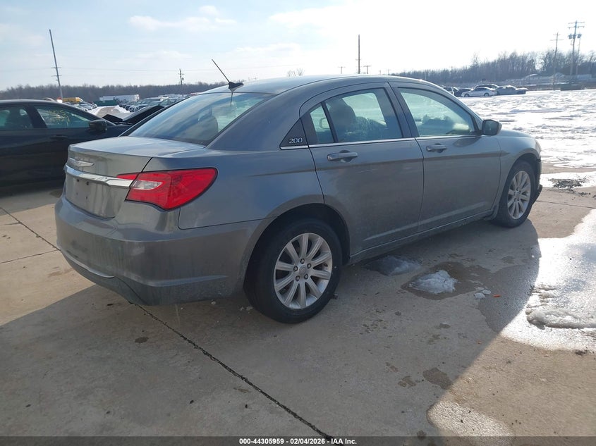 2013 Chrysler 200 Touring