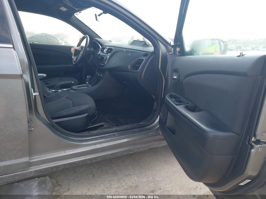 2013 Chrysler 200 Touring