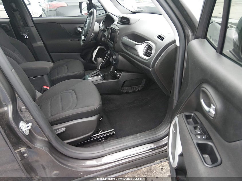 2021 Jeep Renegade Latitude Fwd