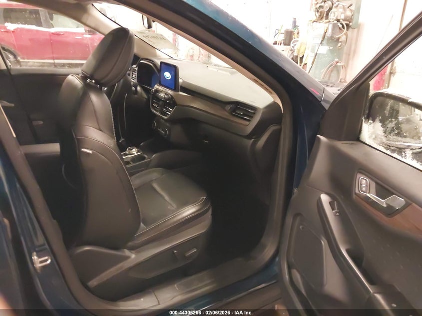 2020 Ford Escape Titanium Hybrid