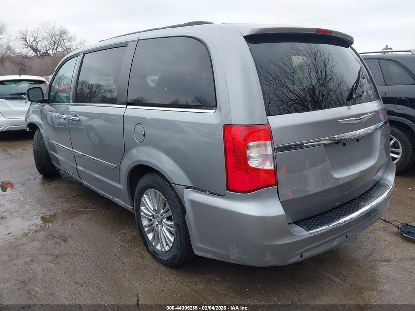 2015 Chrysler Town & Country Touring-L