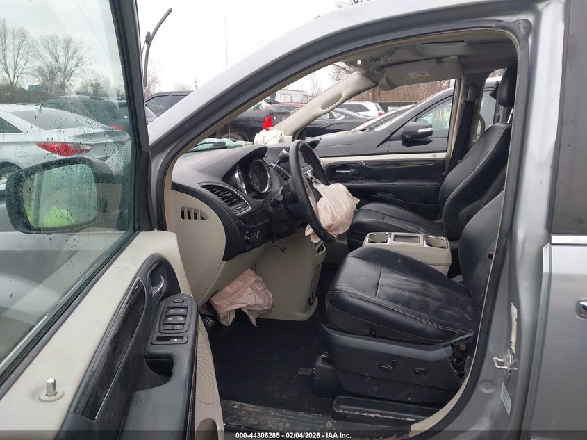 2015 Chrysler Town & Country Touring-L