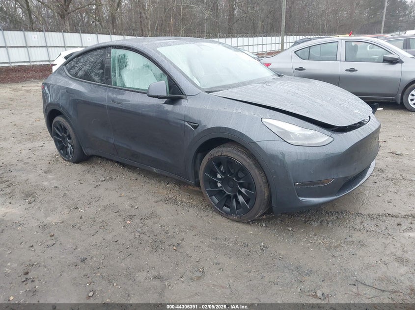 2022 Tesla Model Y Long Range Dual Motor All-Wheel Drive