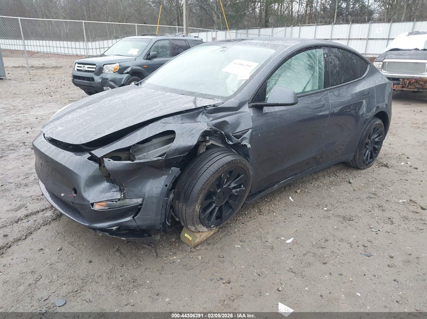 2022 Tesla Model Y Long Range Dual Motor All-Wheel Drive