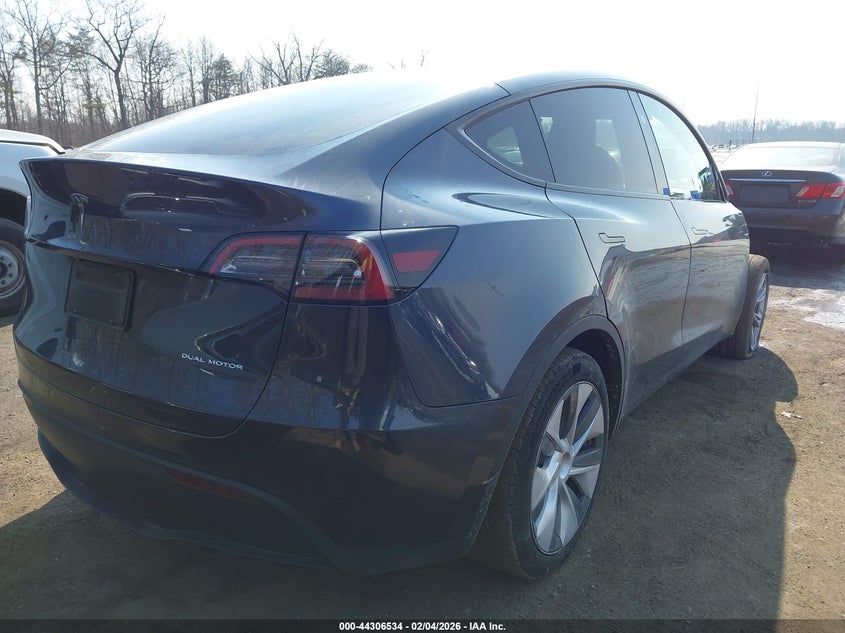 2024 Tesla Model y Long Range Dual Motor All-Wheel Drive grey Lot 111044306534 Vin 7SAYGDEE9RA244223
