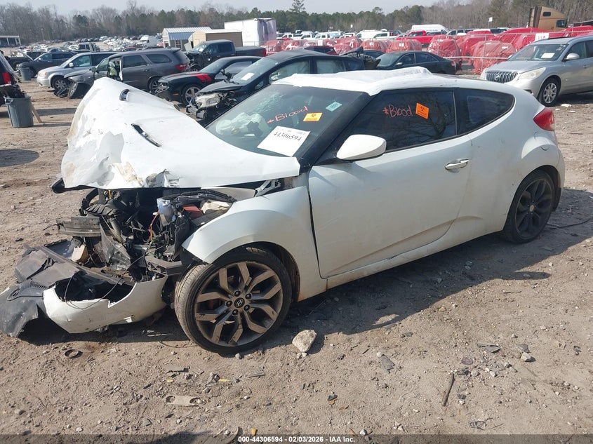 2013 Hyundai Veloster Base W/Red