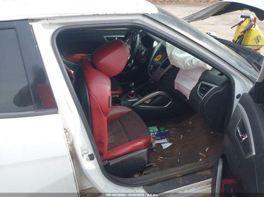 2013 Hyundai Veloster Base W/Red