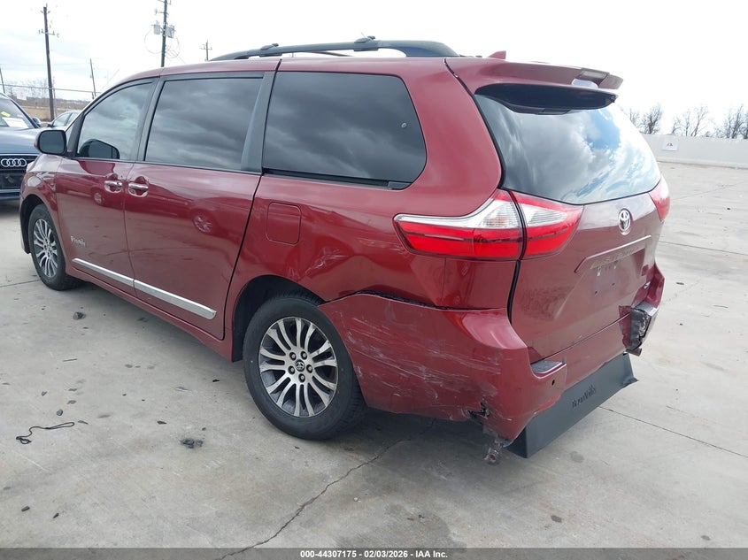 2018 Toyota Sienna Xle 8 Passenger