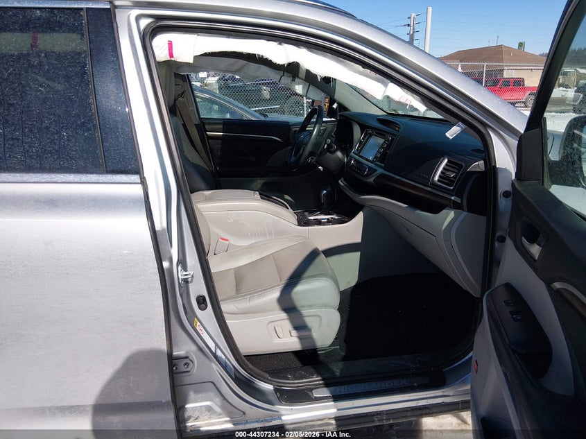 2016 Toyota Highlander Limited V6