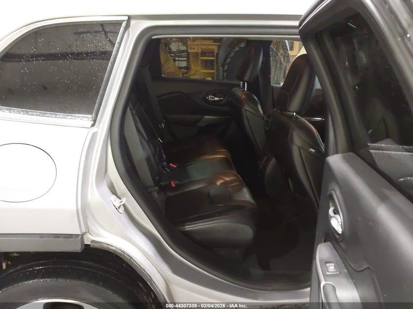 2019 Jeep Cherokee Latitude Plus Fwd VIN: 1C4PJLLB7KD114499 Lot: 44307339