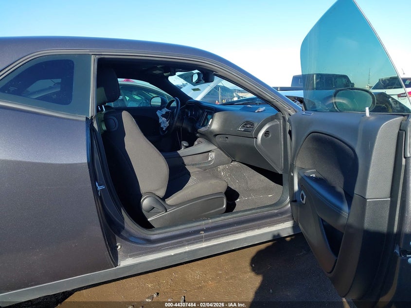 2023 Dodge Challenger Sxt Awd