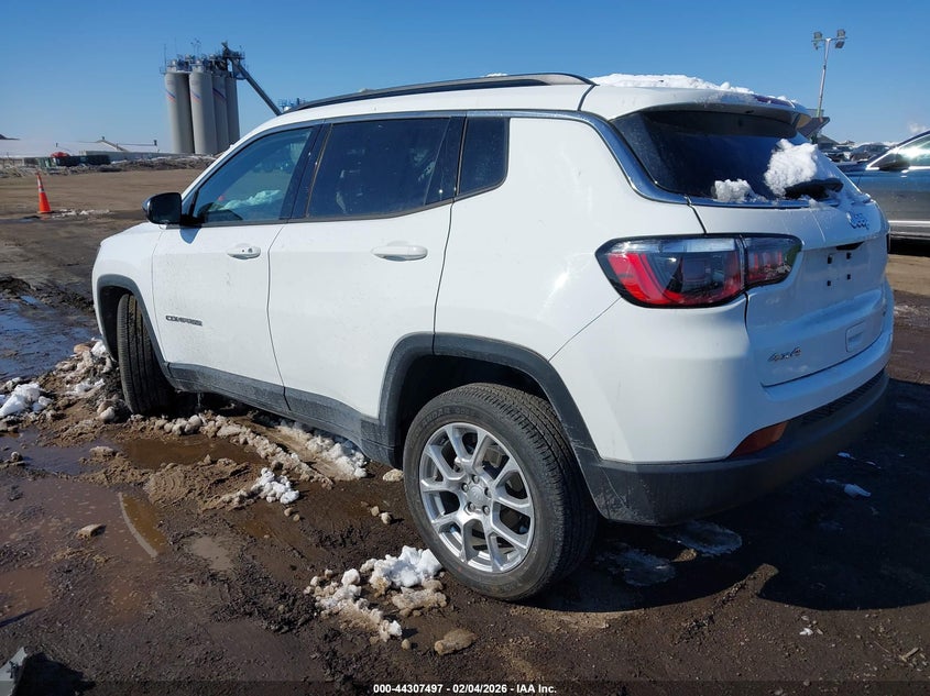 2023 Jeep Compass Latitude Lux Fwd