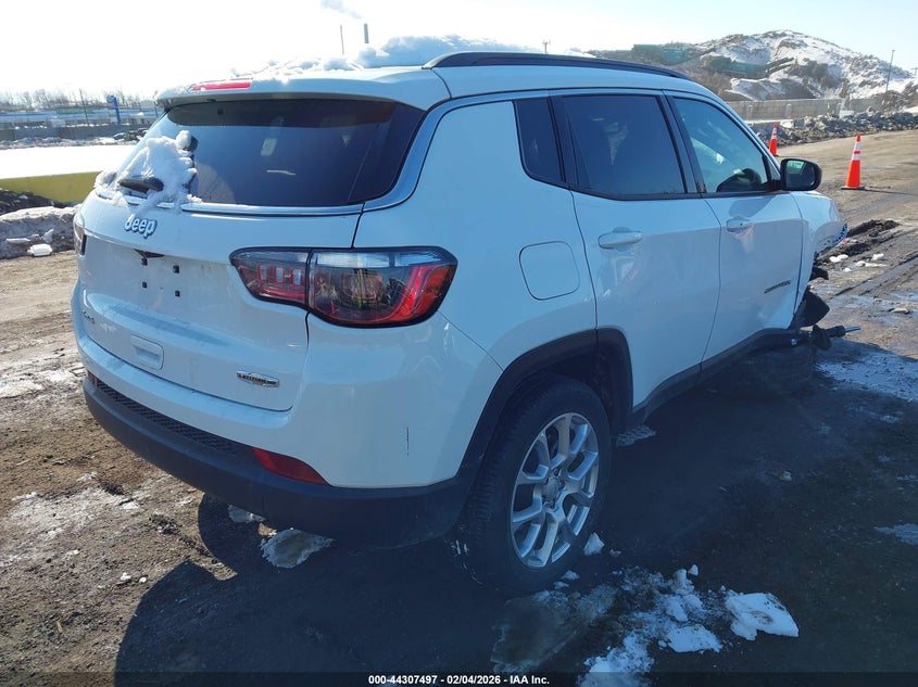 2023 Jeep Compass Latitude Lux Fwd