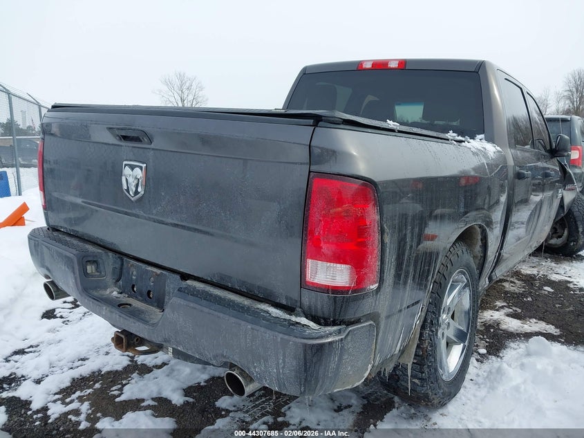 2018 Ram 1500 Express 4X4 5'7 Box
