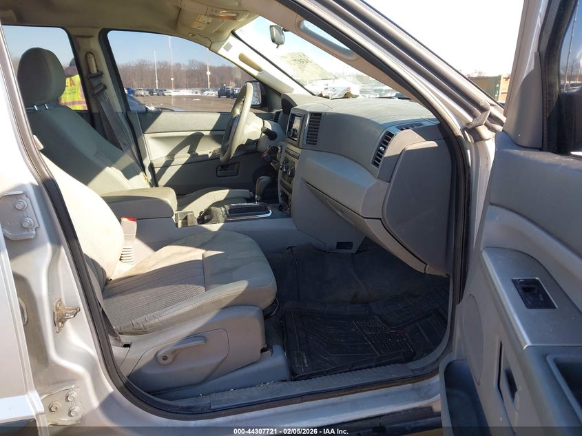 2005 Jeep Grand Cherokee Laredo