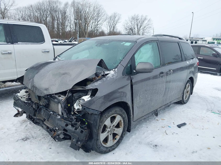 2019 Toyota Sienna Le 8 Passenger