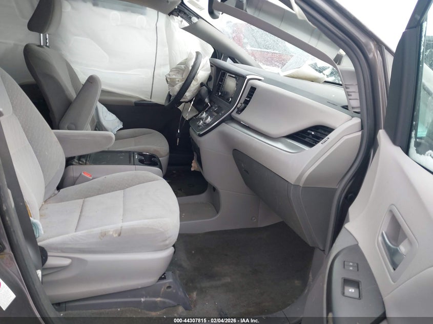 2019 Toyota Sienna Le 8 Passenger