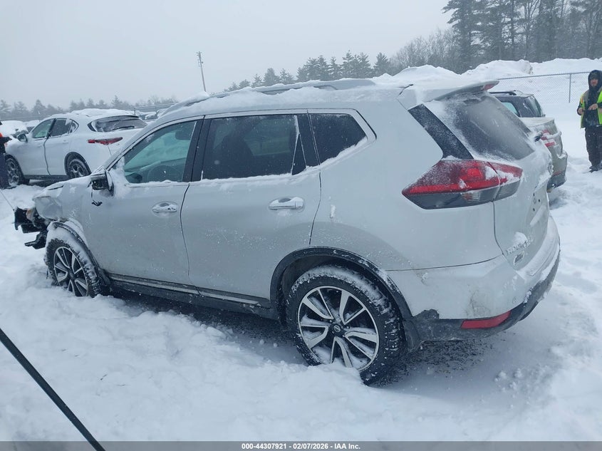 VIN 5N1AT2MV3KC818669 2019 NISSAN ROGUE SL