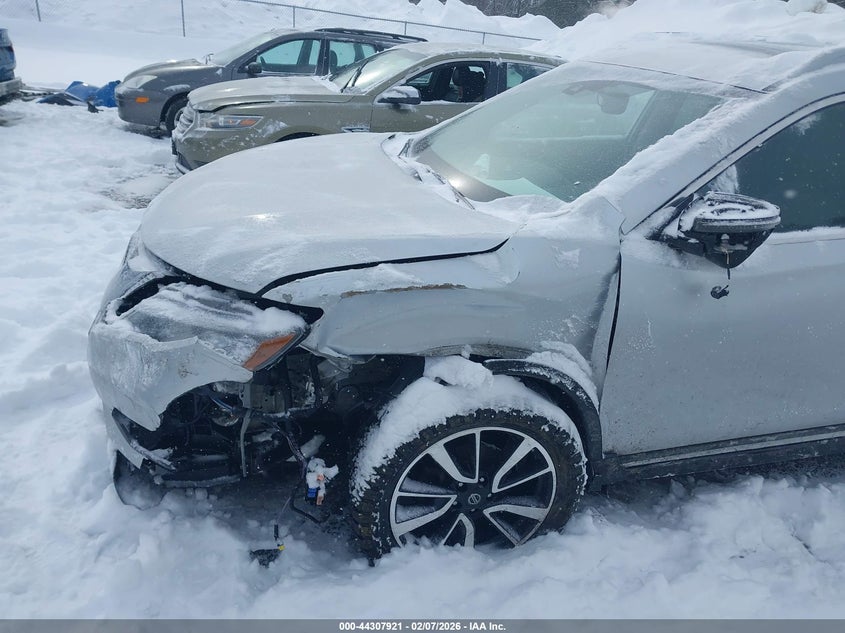 VIN 5N1AT2MV3KC818669 2019 NISSAN ROGUE SL