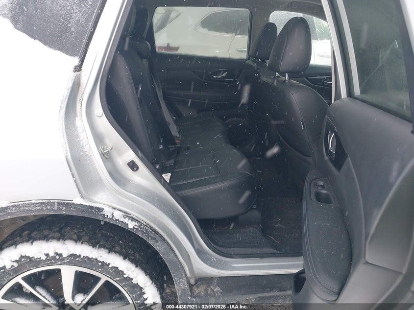 VIN 5N1AT2MV3KC818669 2019 NISSAN ROGUE SL