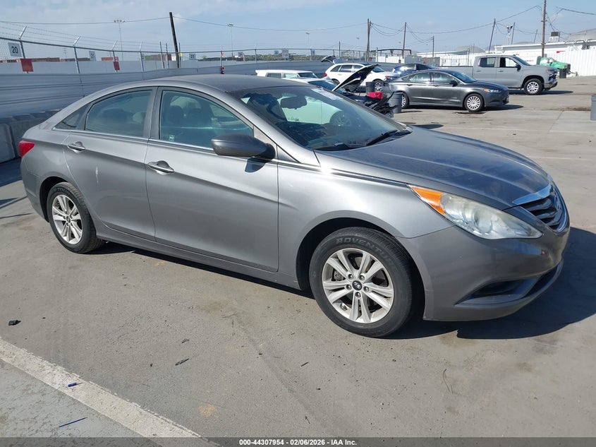 2013 HYUNDAI SONATA GLS