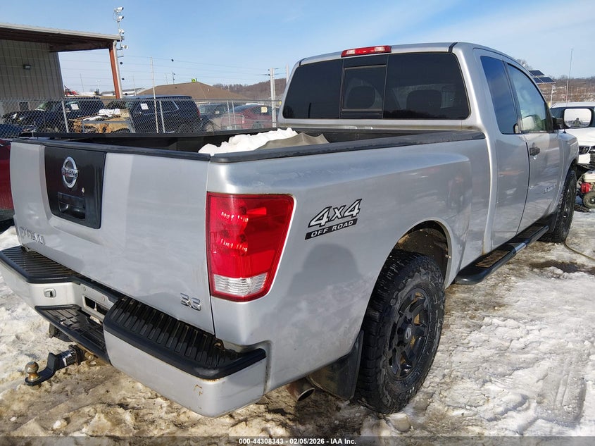 2005 Nissan Titan Xe