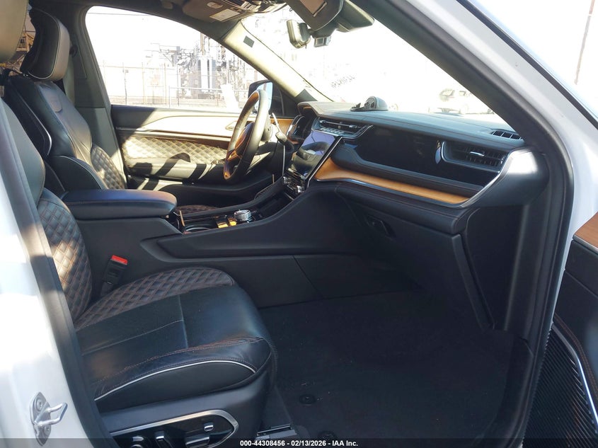 2022 Jeep Grand Cherokee 4XE - widok 5