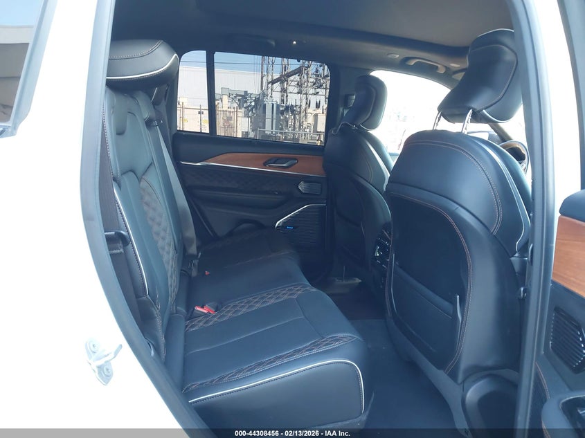 2022 Jeep Grand Cherokee 4XE - widok 8