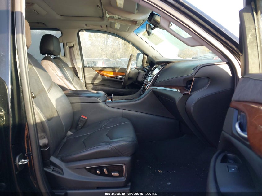 2016 Cadillac Escalade Luxury Collection