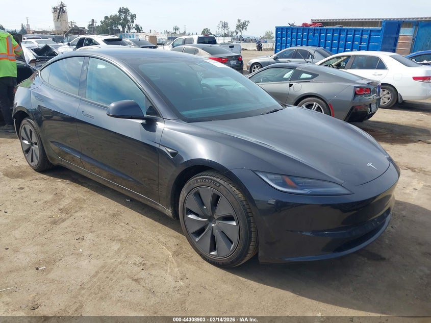 2025 Tesla Model 3 Long Range Rear-Wheel Drive/Standard Rear-Wheel Drive