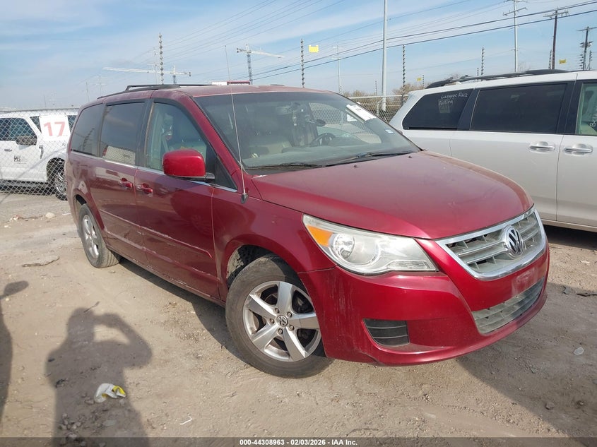 2011 Volkswagen Routan Se