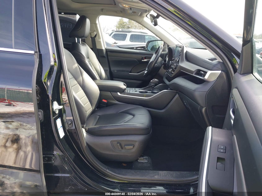 2020 Toyota Highlander Xle