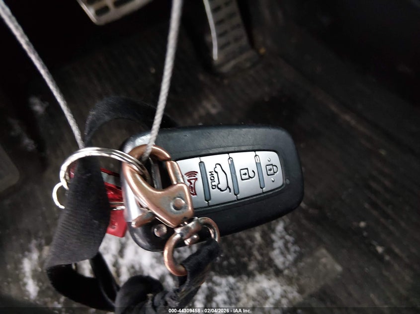 2012 Hyundai Veloster Base W/Red/Black VIN: KMHTC6AD0CU032237 Lot: 44309458