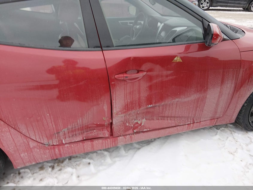 2012 Hyundai Veloster Base W/Red/Black VIN: KMHTC6AD0CU032237 Lot: 44309458