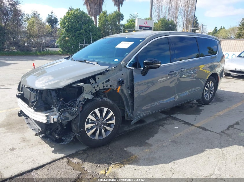 2025 Chrysler Pacifica Hybrid Select