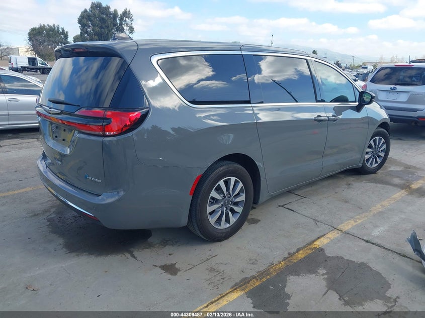2025 Chrysler Pacifica Hybrid Select