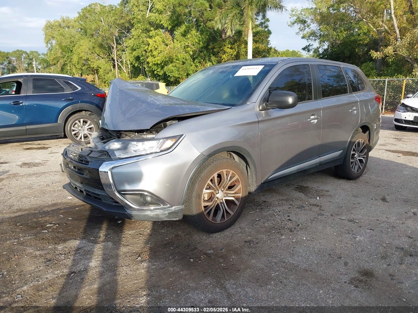 2018 Mitsubishi Outlander Es