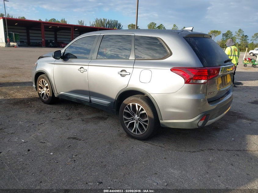 2018 Mitsubishi Outlander Es