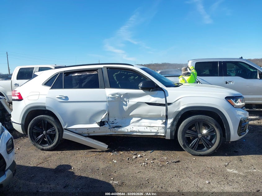 2023 Volkswagen Atlas Cross Sport 3.6L V6 Sel/3.6L V6 Sel R-Line Black VIN: 1V2SE2CA3PC229015 Lot: 44309544