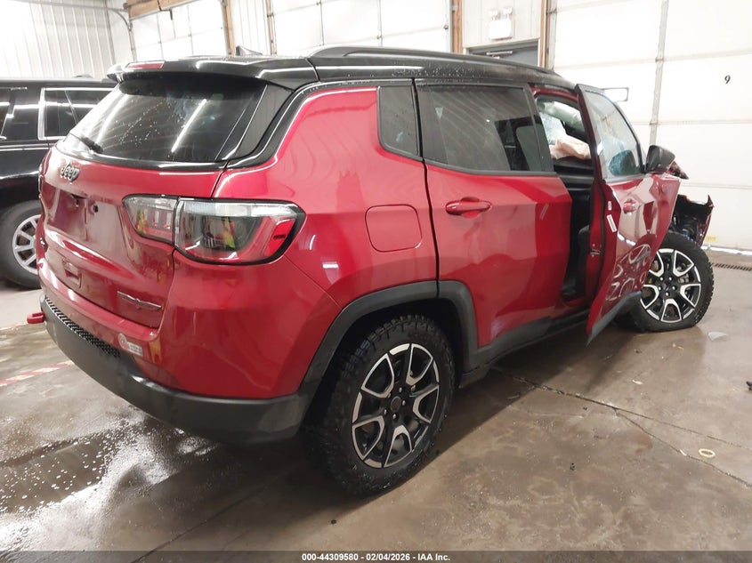 2025 Jeep Compass Trailhawk 4X4