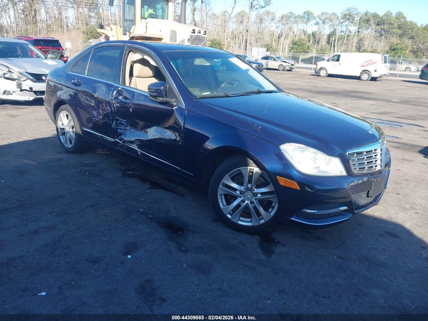2013 Mercedes-Benz C 300 Luxury 4Matic
