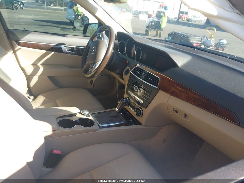 2013 Mercedes-Benz C 300 Luxury 4Matic