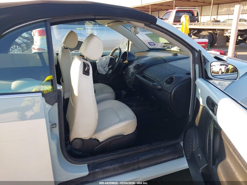 2010 Volkswagen New Beetle 2.5L Final Edition