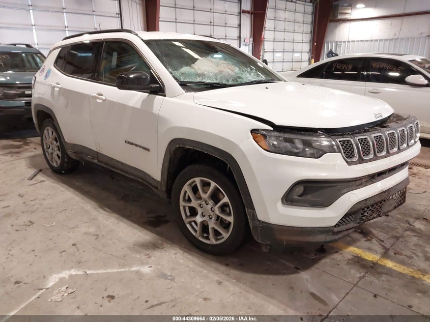 2023 Jeep Compass Latitude Lux Fwd