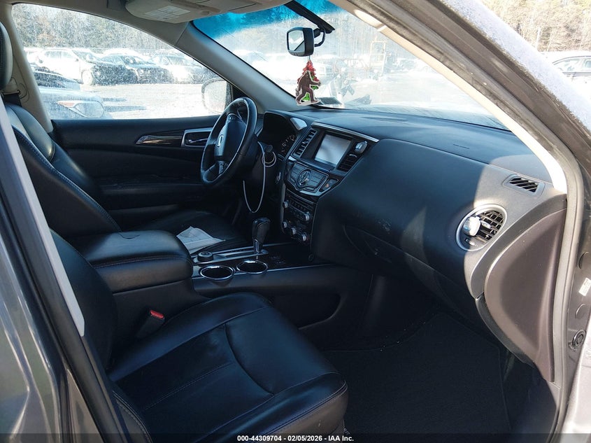 2016 Nissan Pathfinder Sl