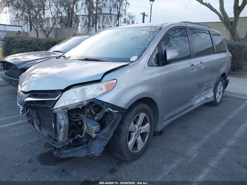 2018 Toyota Sienna Le 8 Passenger